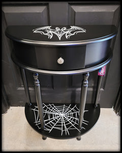 B&W Crescent Bat Table