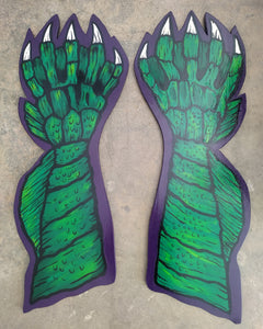28"Creature Claws