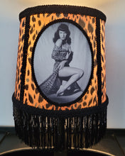 Load image into Gallery viewer, Bettie Pin up Lamp