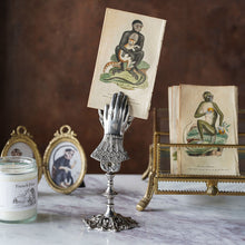 Load image into Gallery viewer, Victorian Hand Clip